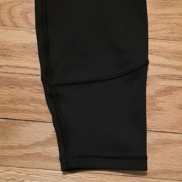 Lululemon Women's 6 Black In Movement High-Waisted Everlux Leggings - Picture 4 of 13